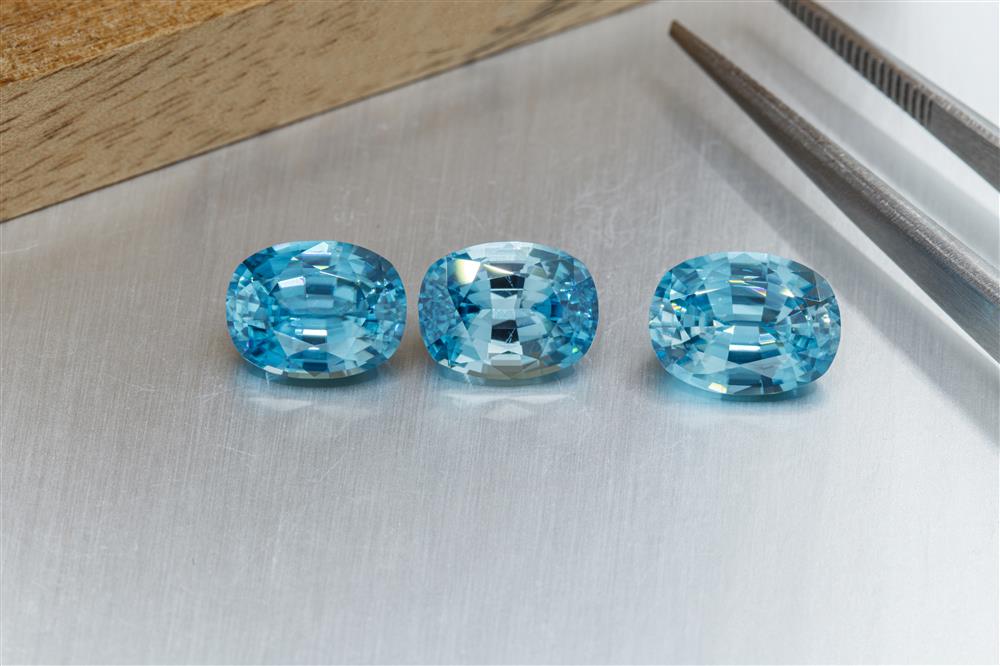 Shop Aquamarine Gemstones